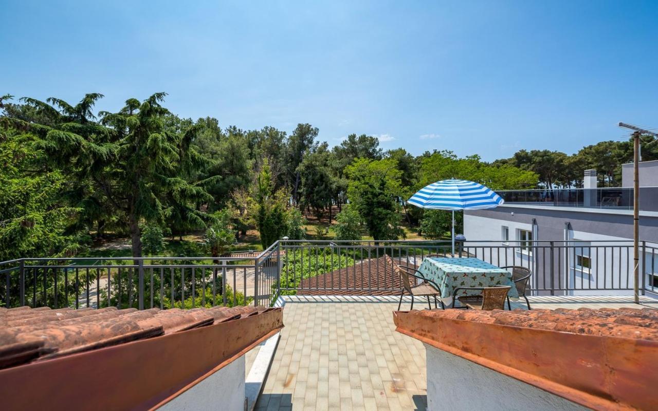 Apartmani Lido Bašanija エクステリア 写真